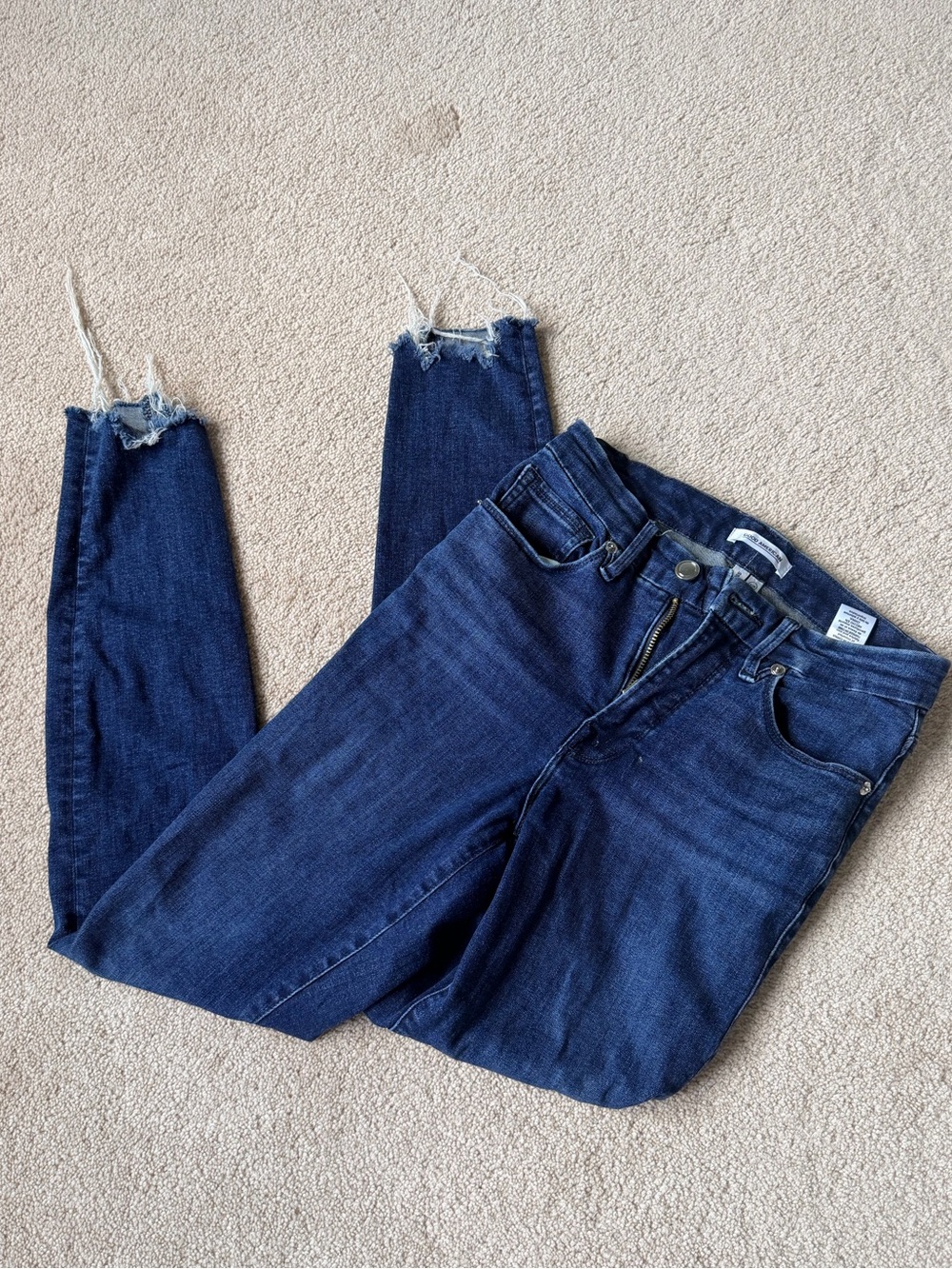 Good American Good Legs straight / skinny Jeans with distressed ankles size 2/26